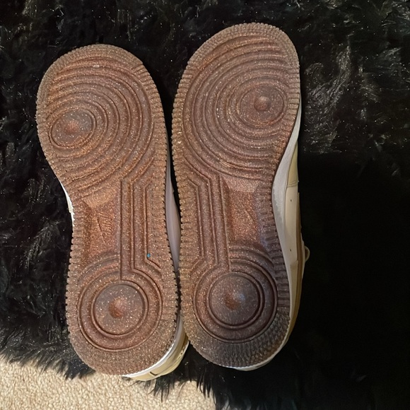 Like New Nike Classics - Picture 3 of 4